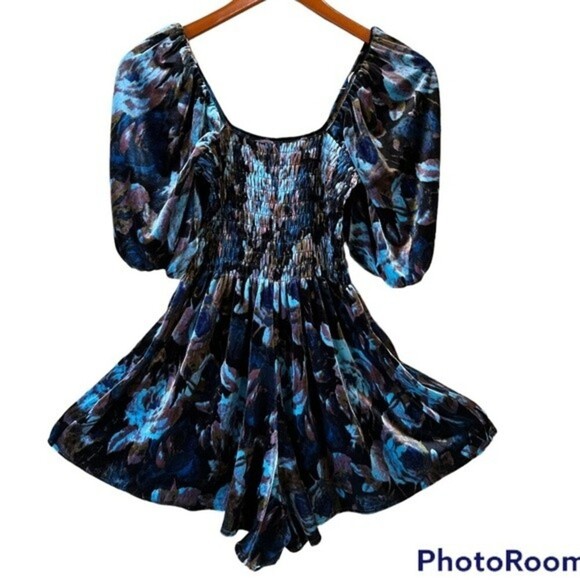 Urban Outfitter Patsy Smocked Velvet Floral Romper Size XS - Picture 2 of 13